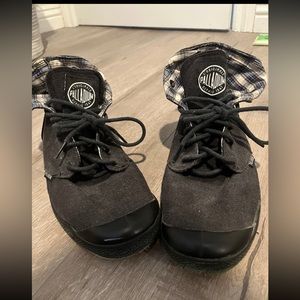 Women’s Palladium Black High Top Slouch Ankle Boots with Blue Plaid Size: 7.5